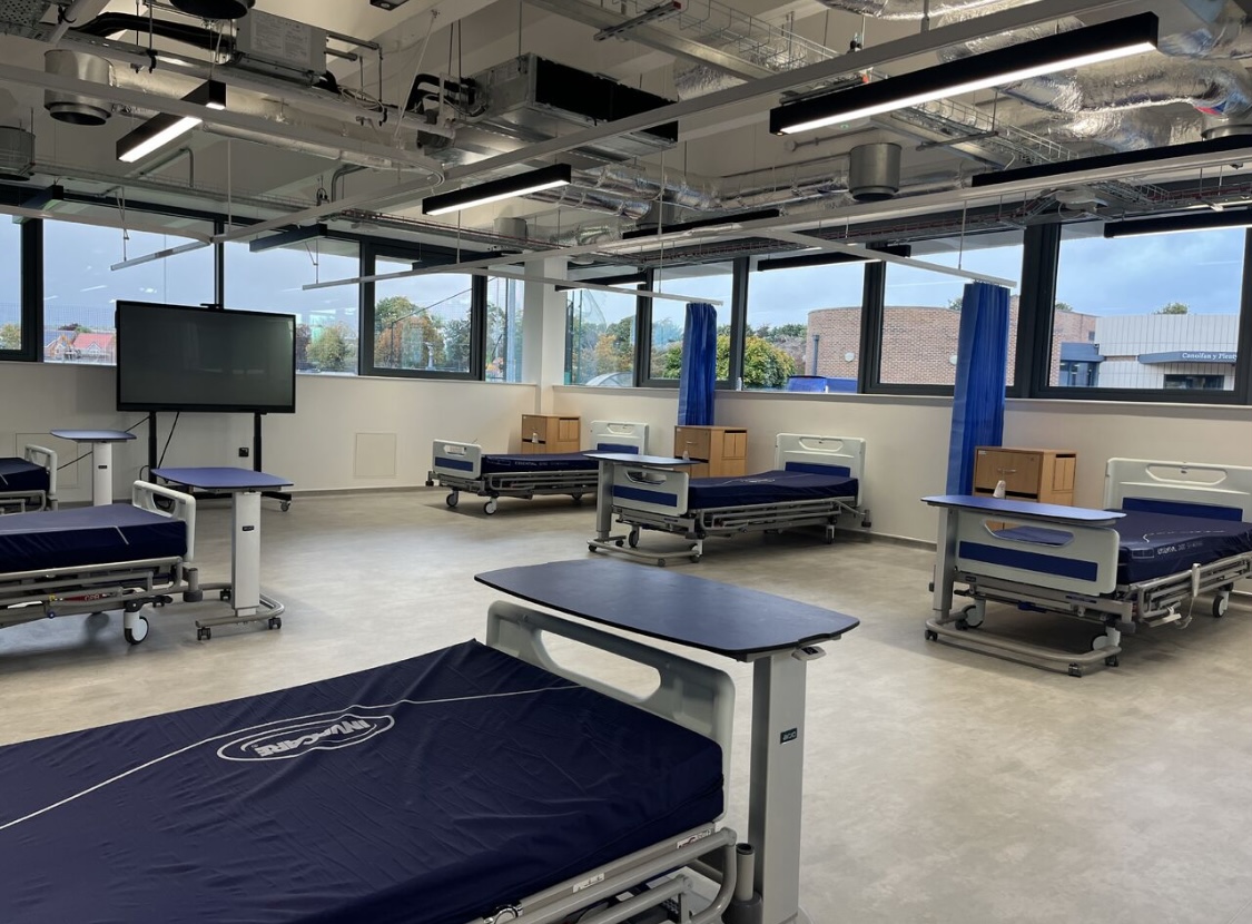 Completed clinical training room with lighting, ventilation and service installations